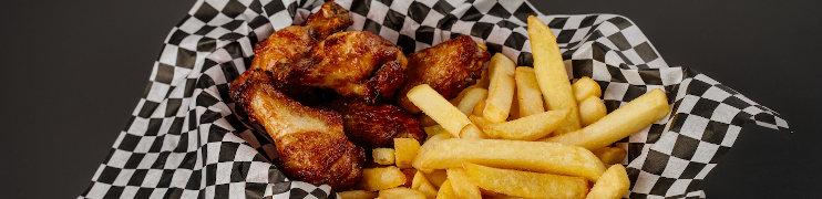 Fajn Fuud WINGS & THINGS