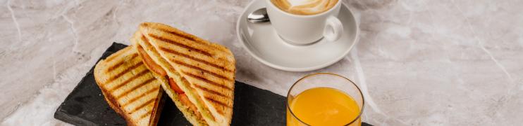 R&B cafe BREAKFAST MENI