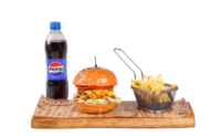 Hot and tasty burger s pomfrijem in pepsi 0.5 l