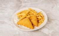 Ocvrti sir, pommes frites, tatarska omaka