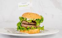 BRUNCH DOUBLE BEEF BURGER + Brezplačna Ameriška palačinka