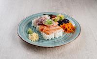 Chirashi sushi bento