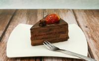 Čokoladna torta z jagodami