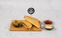 Beli toast s sirom