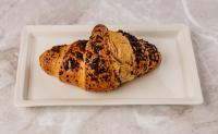 Čokoladni masleni croissant