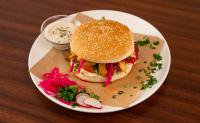 Shawerma burger s sladkim krompirčkom