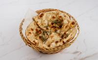 Naan z zelišči