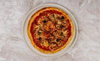 Tuna pizza