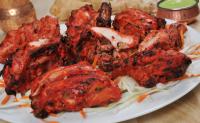 Tandoori chicken (cel piščanec) + 2x meta chutney