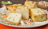 Mughlai paneer tikka + meta chutney
